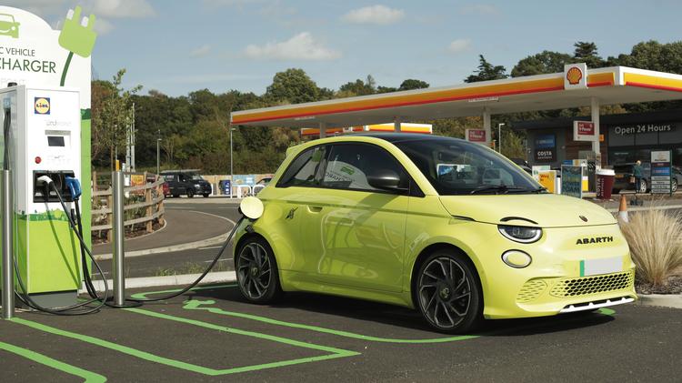 ABARTH 500 ELECTRIC CABRIO Standard