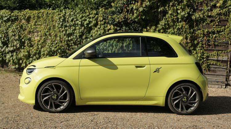 ABARTH 500 ELECTRIC CABRIO Standard