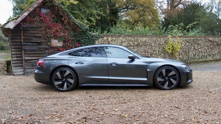 AUDI E-TRON GT SALOON Standard