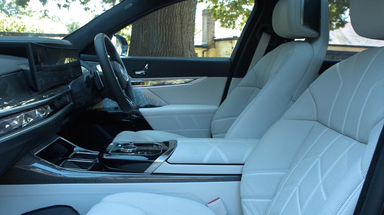 BMW 7 SERIES SALOON M760e