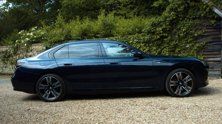 BMW I7 SALOON Excellence