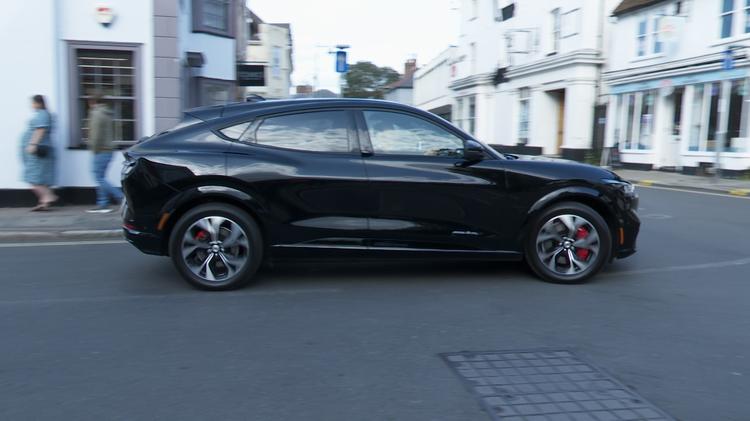 FORD MUSTANG MACH-E SUV Extended Range