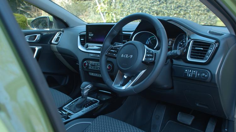 KIA XCEED HATCHBACK 3