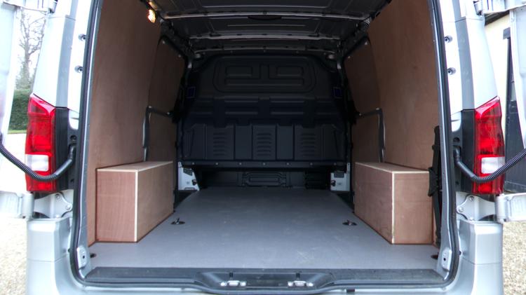 MERCEDES-BENZ VITO TOURER L3 RWD