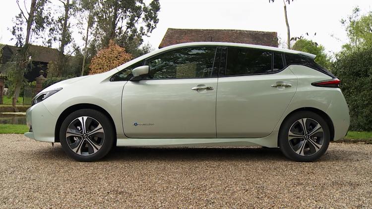 NISSAN LEAF HATCHBACK Shiro