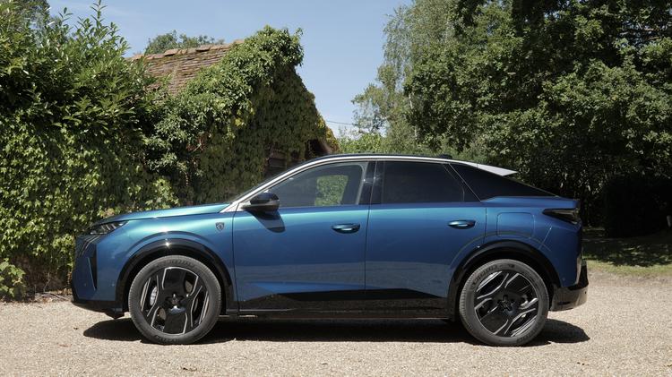 PEUGEOT 3008 SUV GT