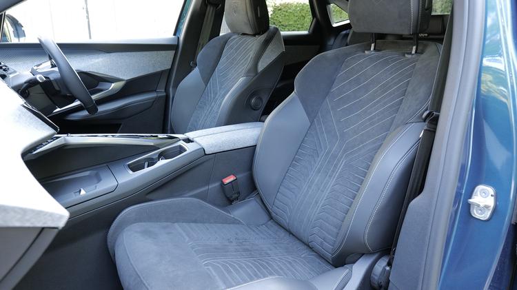 PEUGEOT E-3008 ELECTRIC SUV GT