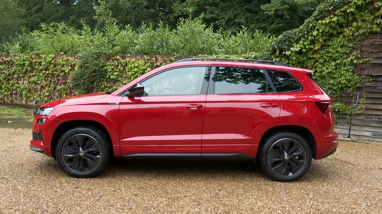 SKODA KAROQ SUV SE Drive