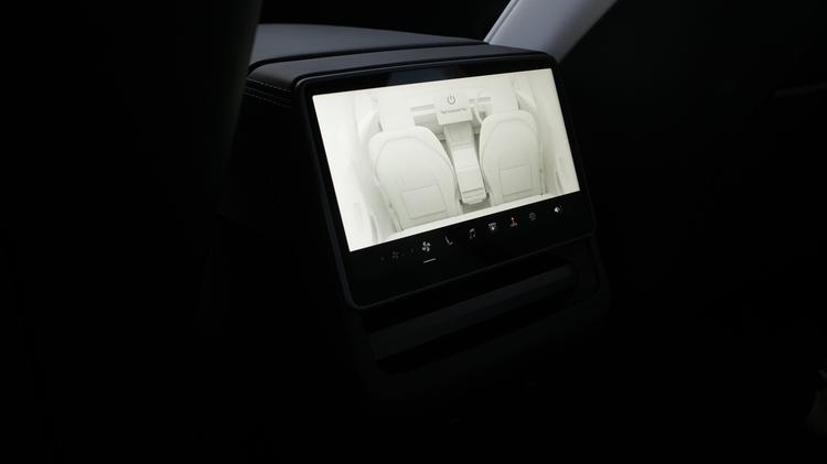 TESLA MODEL 3 Standard