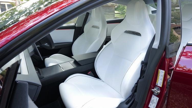 TESLA MODEL 3 Performance