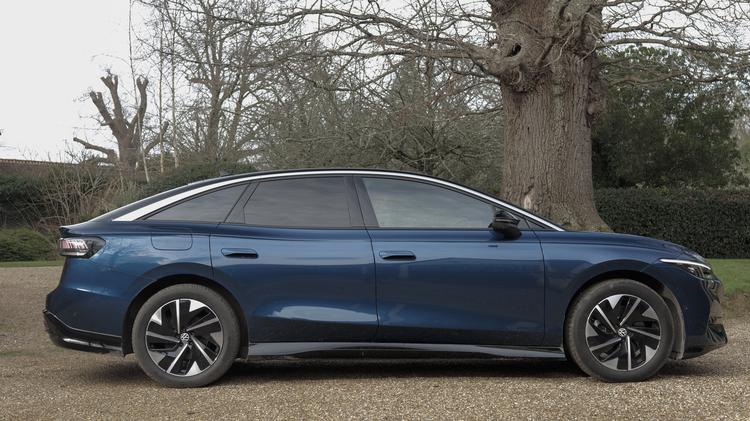 VOLKSWAGEN ID7 HATCHBACK Match Pro