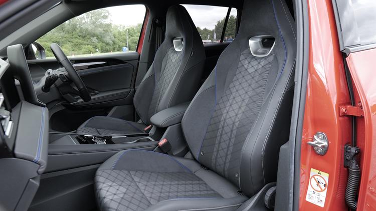 VOLKSWAGEN TIGUAN SUV Elegance