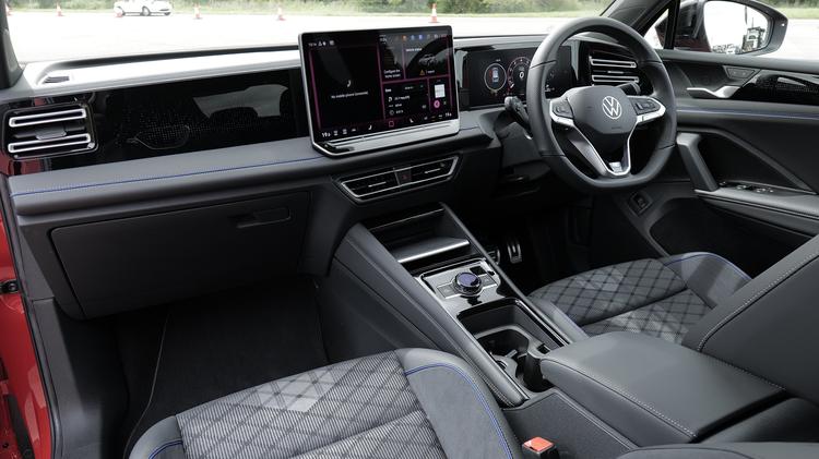 VOLKSWAGEN TIGUAN SUV Elegance