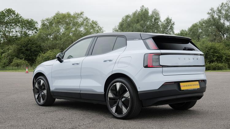 VOLVO EX30 SUV Plus