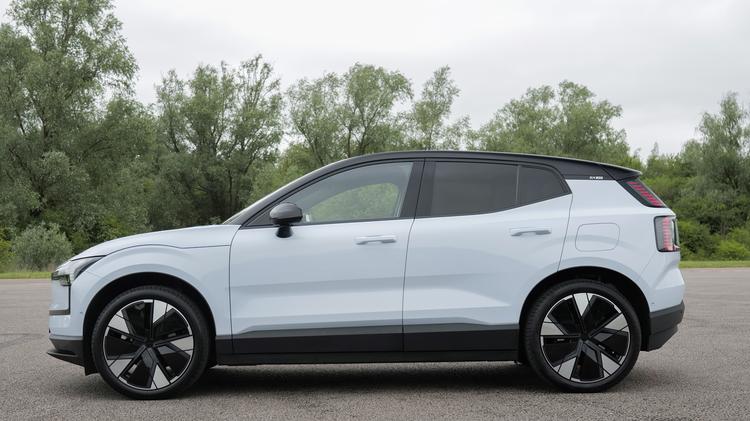 VOLVO EX30 SUV Plus