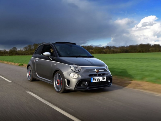 ABARTH 595C CONVERTIBLE 1.4 T-Jet 165 F595 2dr