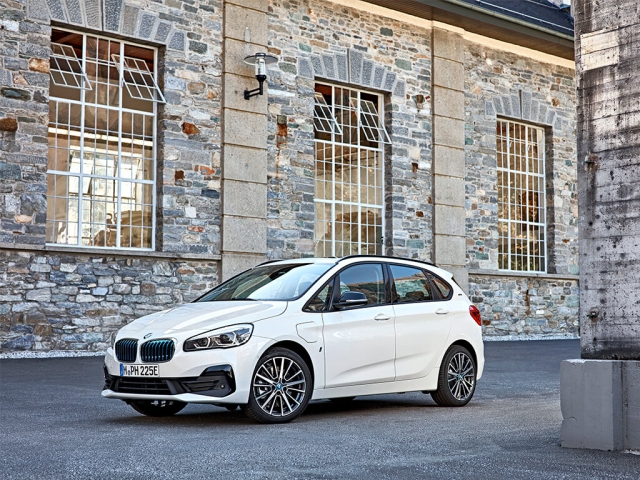 BMW 2 SERIES ACTIVE TOURER 220i MHT Luxury 5dr DCT