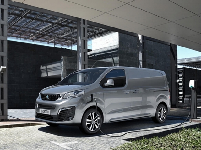 PEUGEOT e-EXPERT STANDARD 1000 100kW 50kWh Professional Premium Van Auto